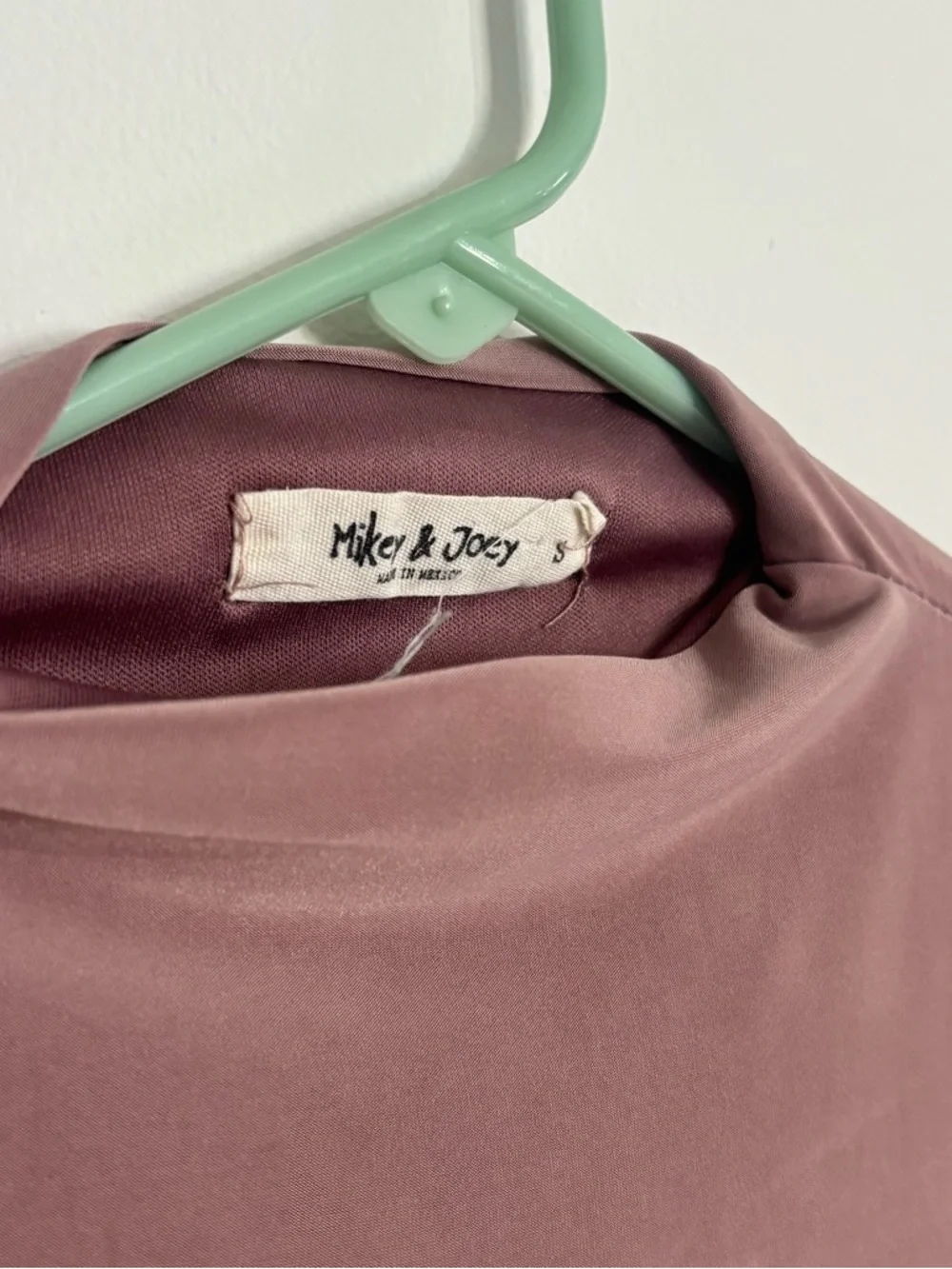 Mauve Mock Neck Bodysuit | Fitted Short Sleeve Top Women’s Small - Picture 4 of 5